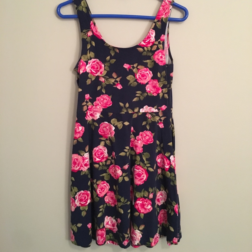 Floral skater dress 🌷